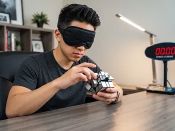 The Ultimate Sensory Challenge: Can You Solve a Mirror Cube Blindfolded?